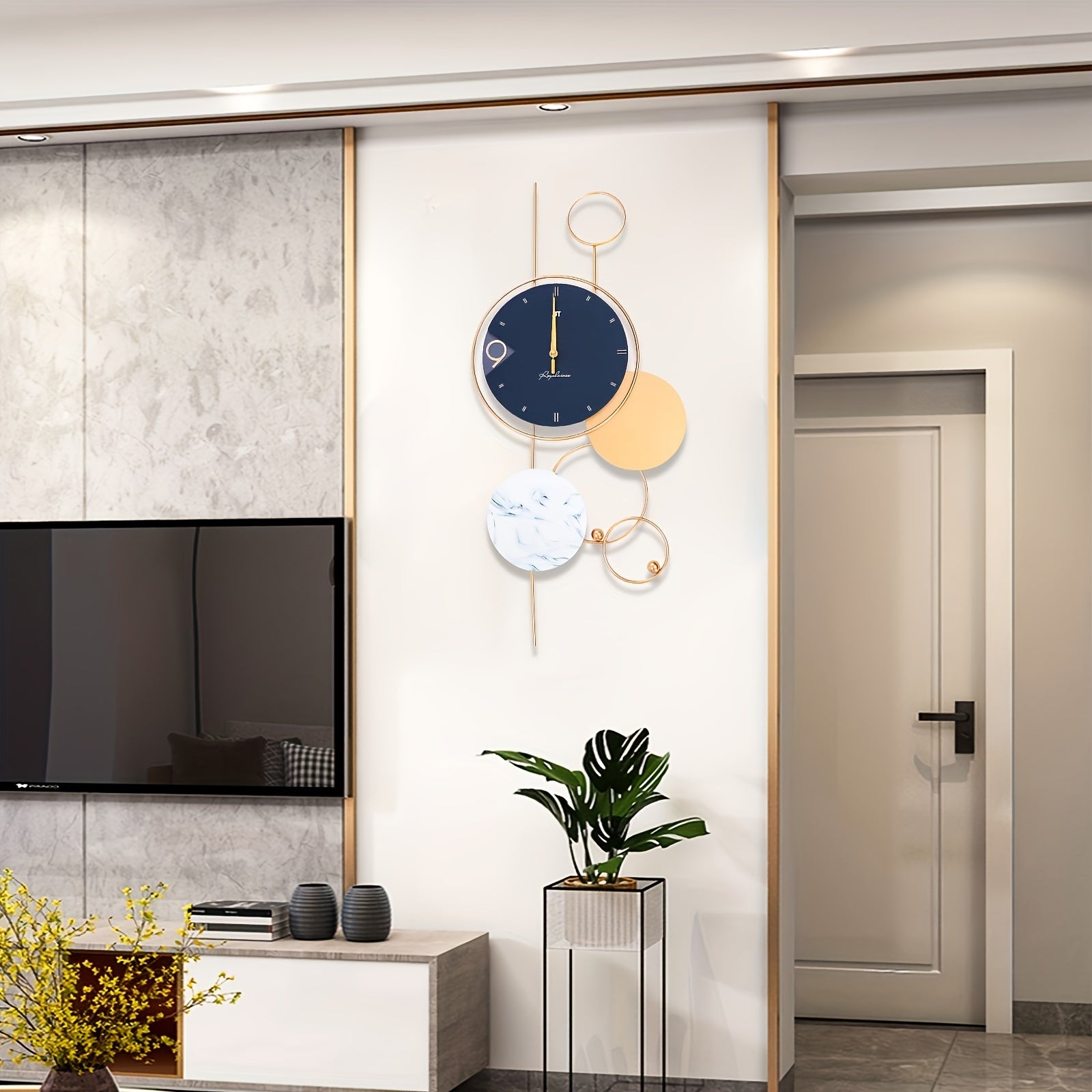 Dazzling Golden Metal Wall Clock - Grandiose Chic Decor for Living Room